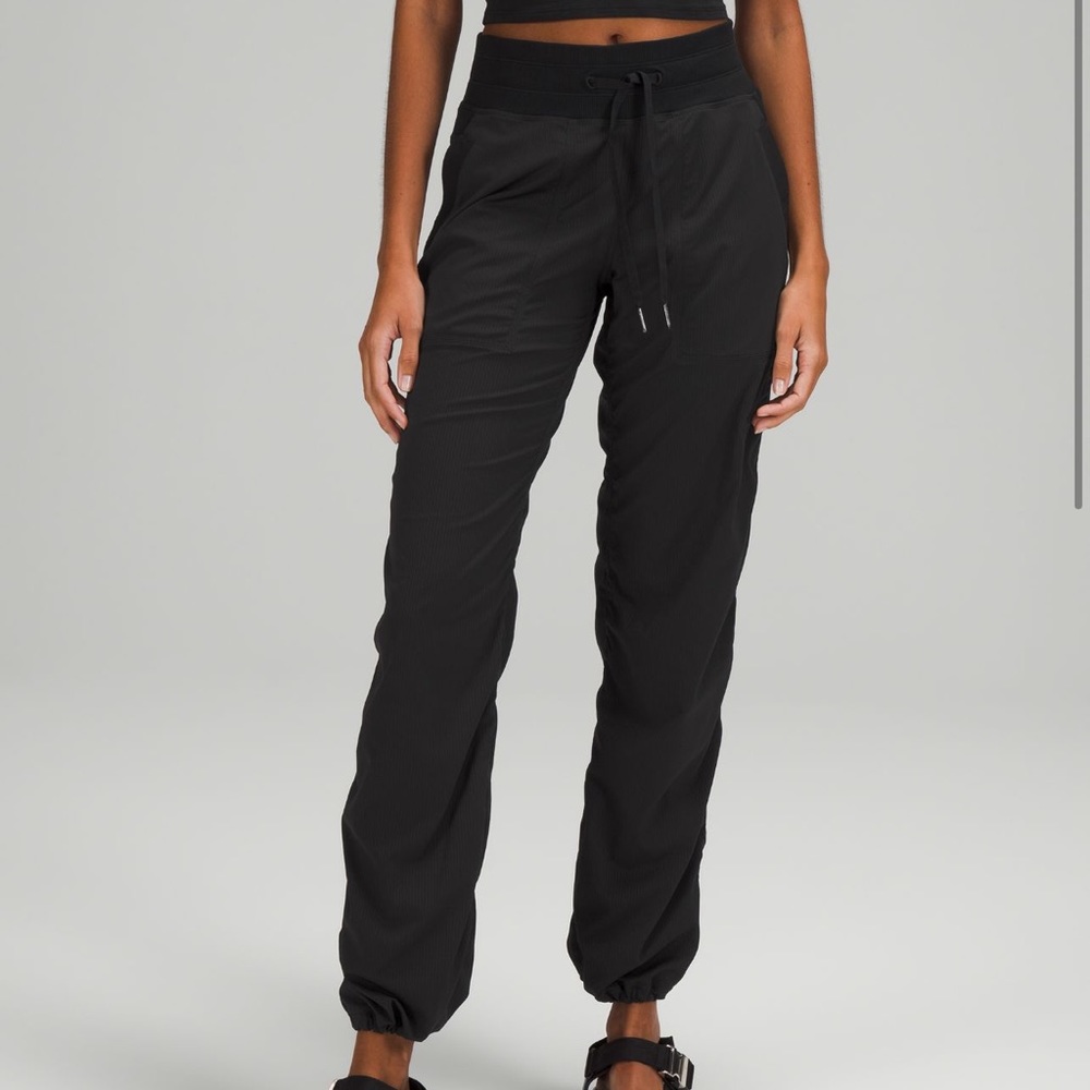 LULULEMON DUPE dance pants Sz 4